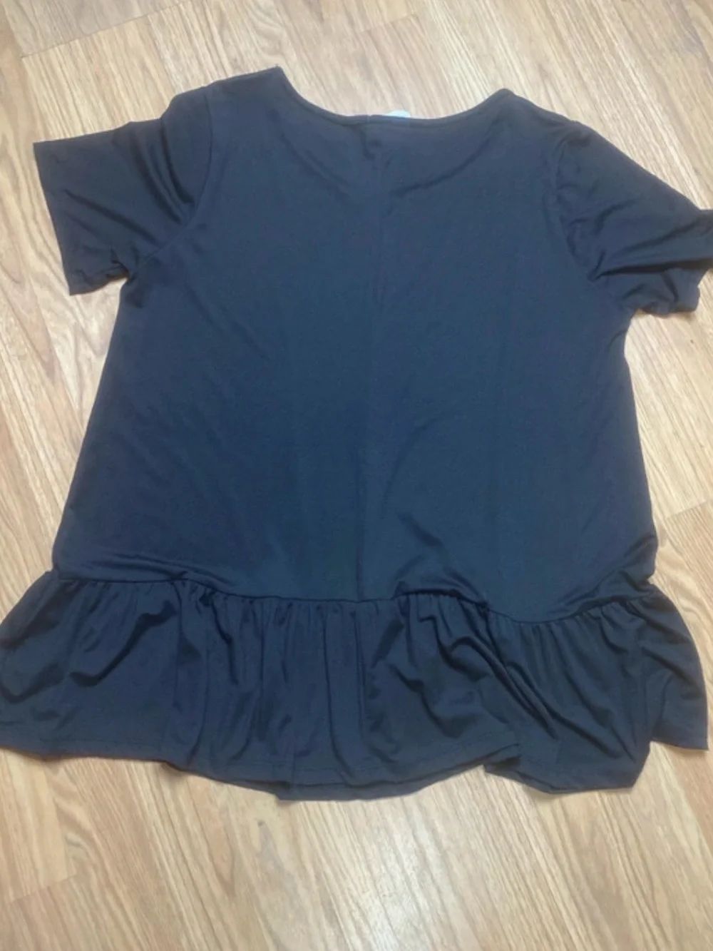 Black Ruffle-Hem Short Sleeve Top large - Picture 5 of 6